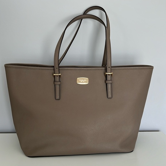 Michael Kors Handbags - Michael Kors totes